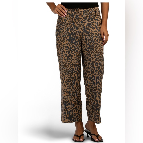 Nicole Miller Pants - Nicole Miller Leopard Print Wide Leg Pants - with front and back patch pockets